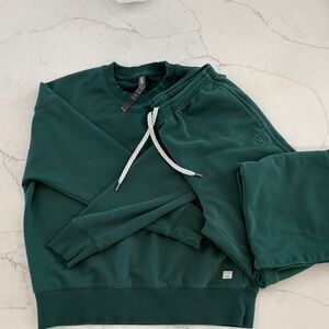 Vuori Forest Green Apparel